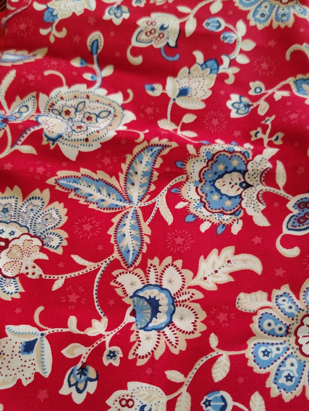 Red Floral Cotton Fabric Remnant - Vibrant Red Patterned Design - 1/3 Of A Yard